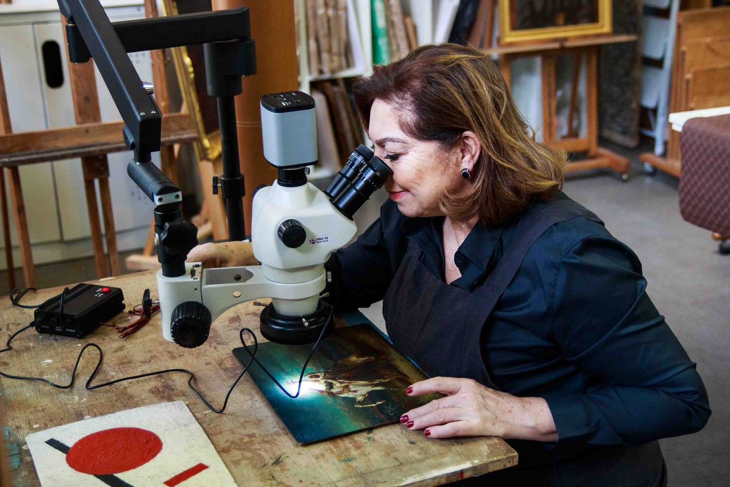 Art restorer, a profession for experts, scholars and the curious
